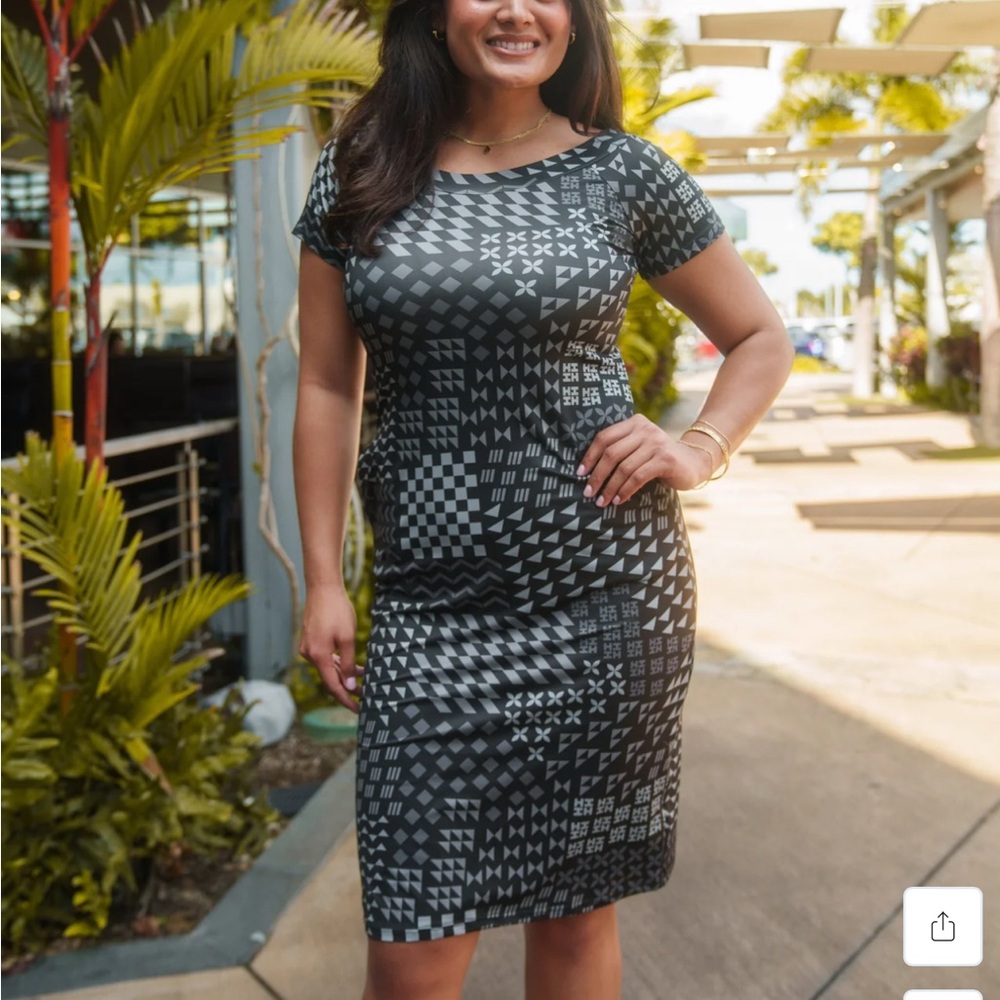 Hawaiis finest Black and Gray dress